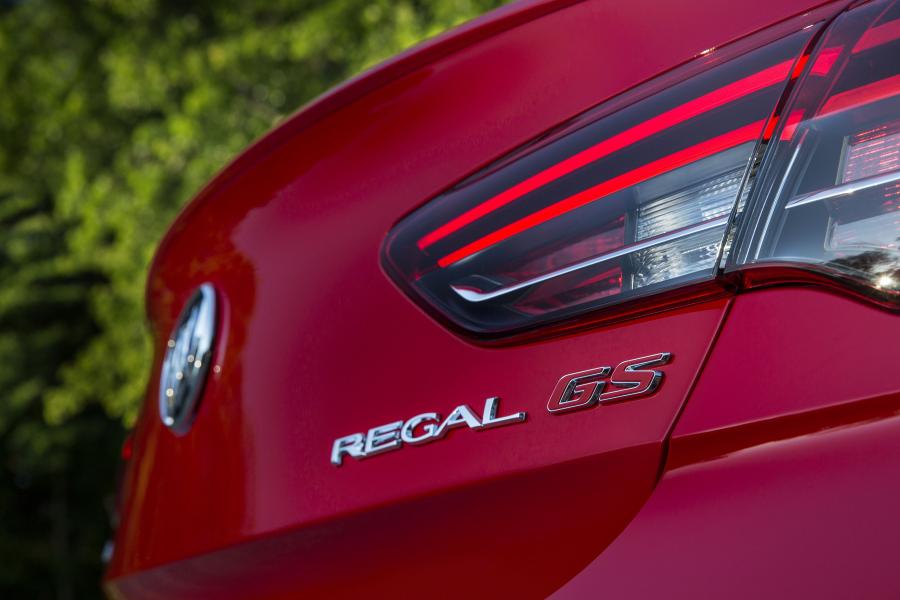 Детали экстерьера Buick Regal GS 2017 года  (NA) (фото 4 из 33)